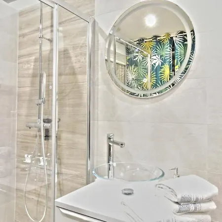 Levant Piscine Et Calme Apartment