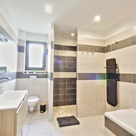 Appartement Levant Piscine Et Calme Poulx